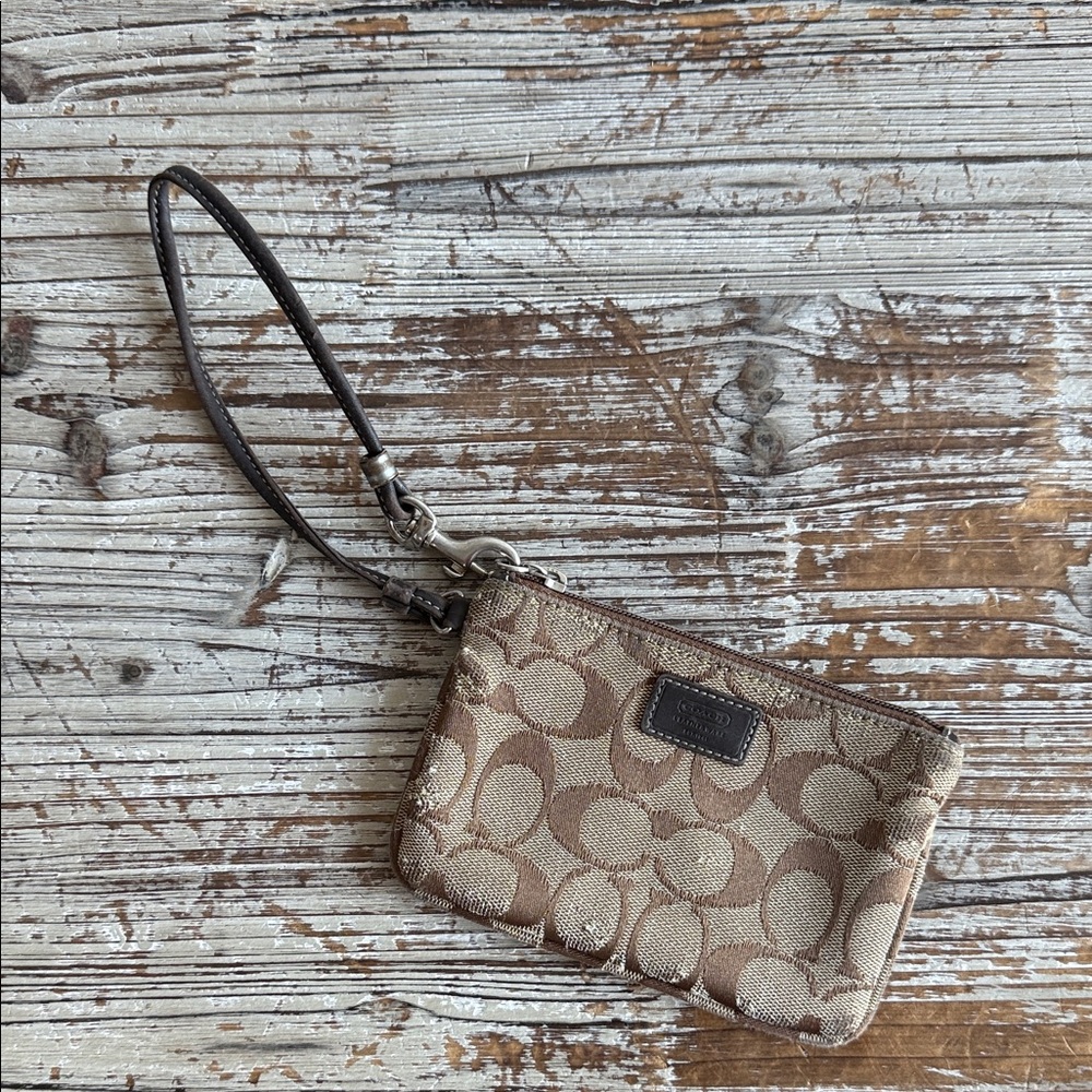 Y2K Vintage Coach Tan and Brown Signature Wristlet